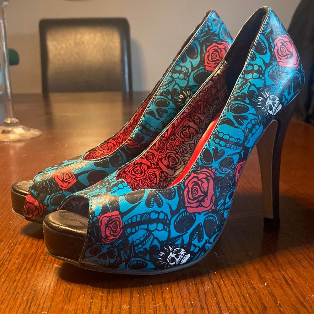 Iron fist heels size 6